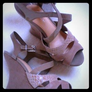 Nude Gianni bini platform.